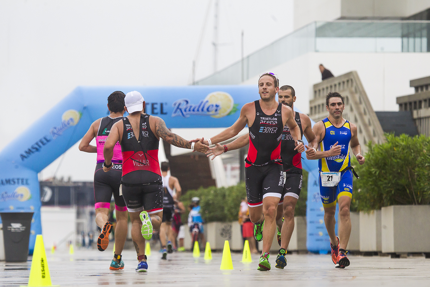 Valencia Triatlón 2015 corona a Alberto Romero y Miriam Muñoz